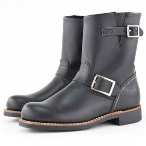 Red Wing Short Engineer Black 8" Leather Boots